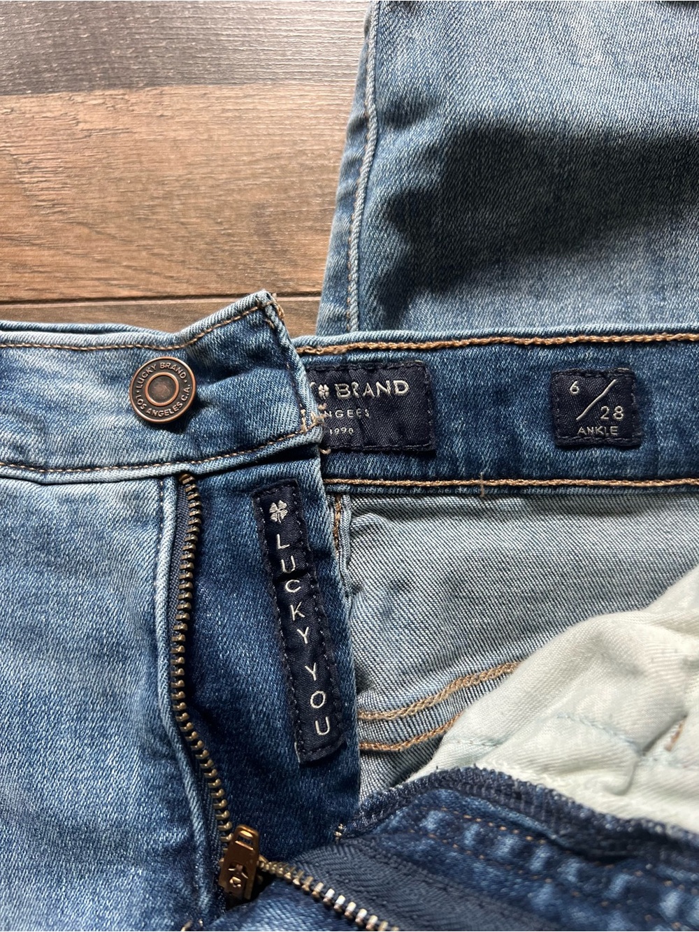 Lucky Brand Medium Blue Ankle Jeans